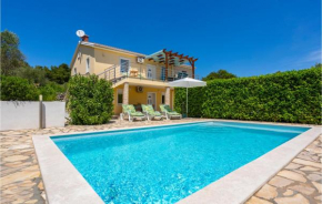 Amazing home in Vrh with Outdoor swimming pool, WiFi and 5 Bedrooms